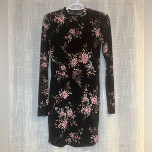 FOREVER 21 BLACK FLORAL DRESS